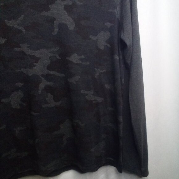 Express Shirt M Women Long Sleeve Stretch Thermal Camo Gray Black - Picture 9 of 15